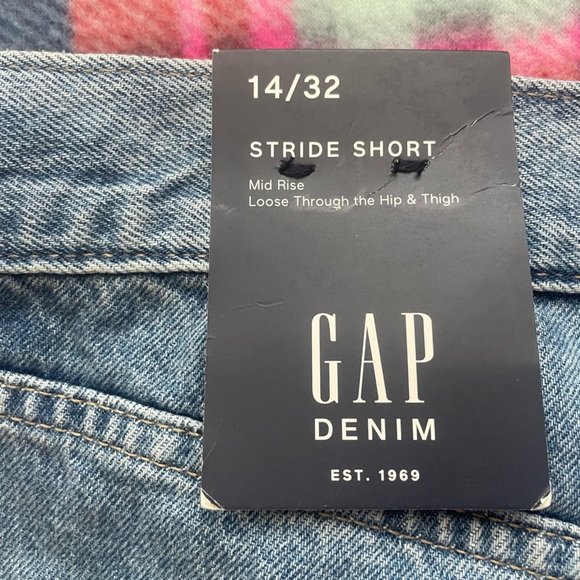 NWT- GAP 14/32 STRIDE SHORT Mid Rise Loose Through the Hip & Thigh - Picture 6 of 6